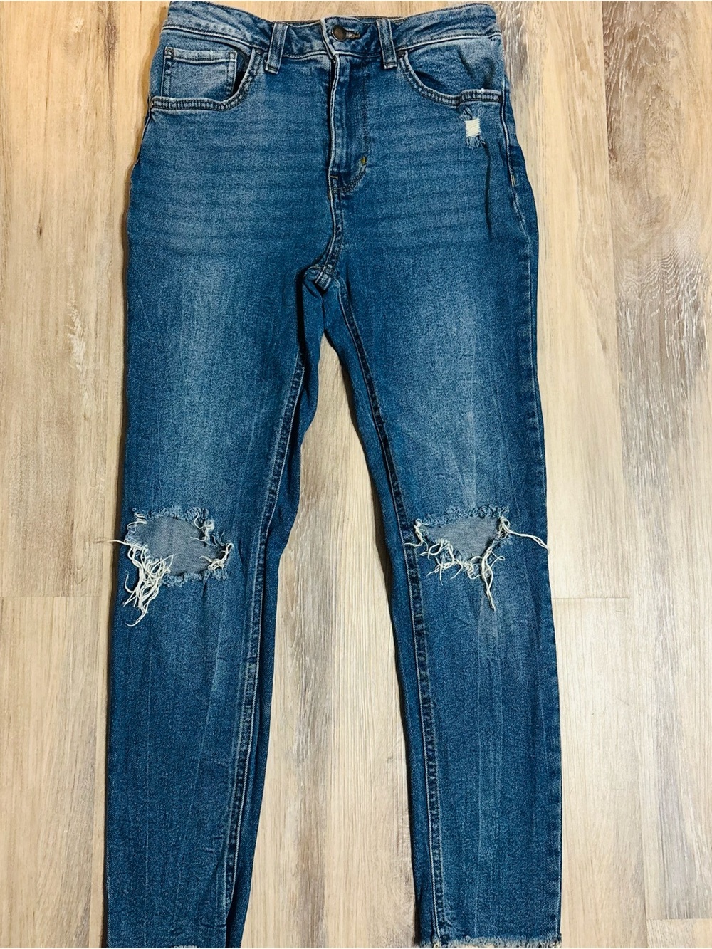 Women’s No Boundaries high-rise ripped skinny jeans size 5